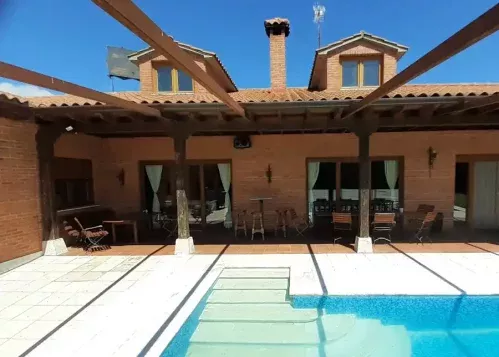 Casa rural para grupos grandes cerca de Madrid
